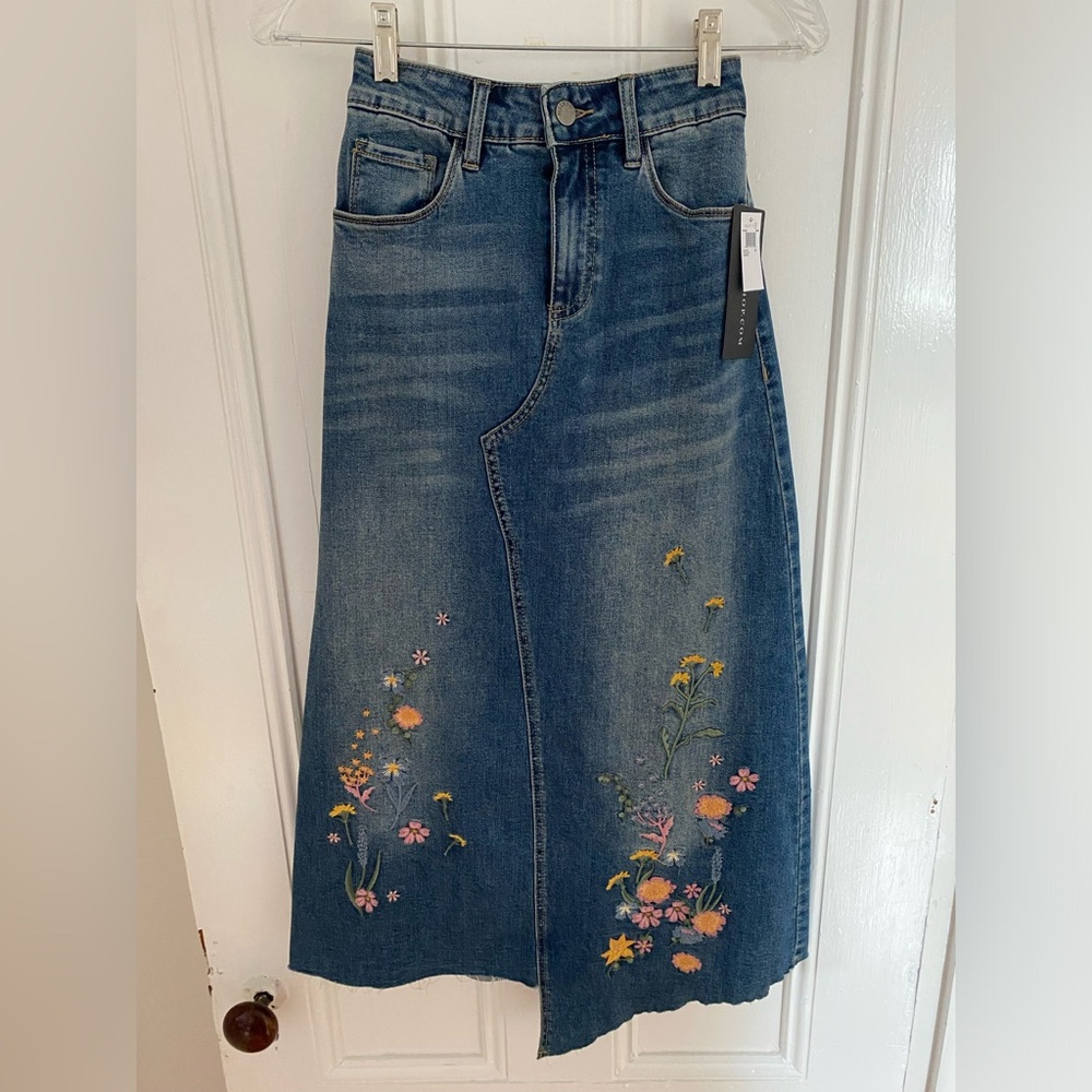 NWT: Embroidered denim skirt